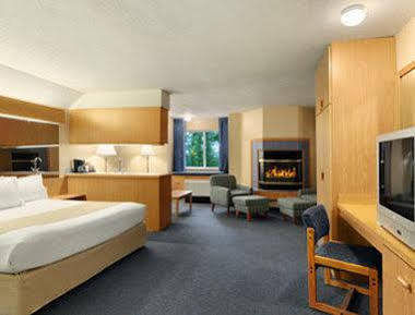 Baymont Inn & Suites By Wyndham Anchorage Airport Экстерьер фото