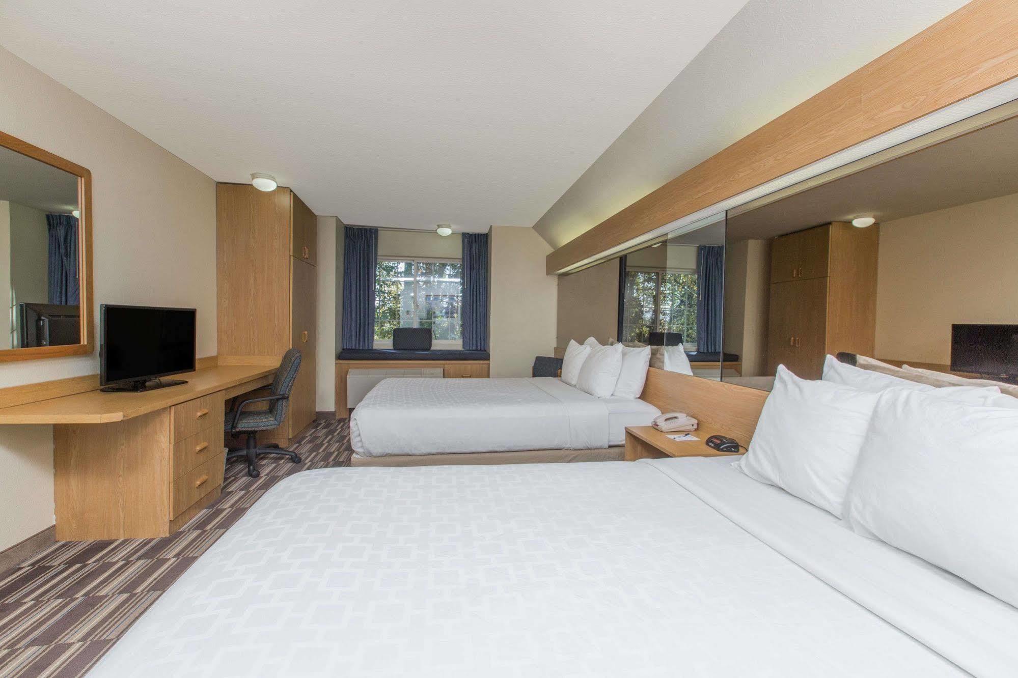 Baymont Inn & Suites By Wyndham Anchorage Airport Экстерьер фото